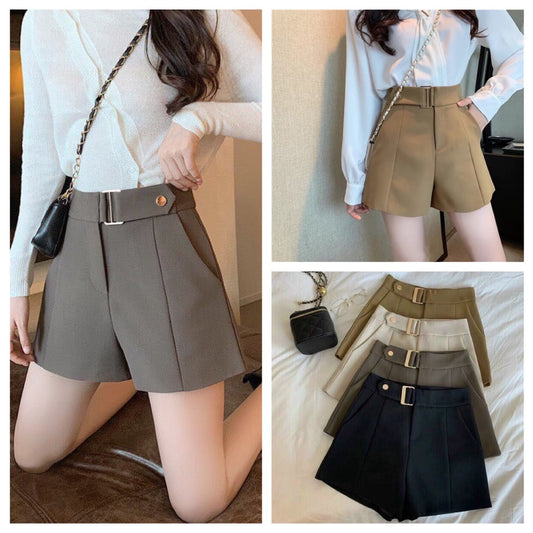 High-waisted shorts with snap buttons